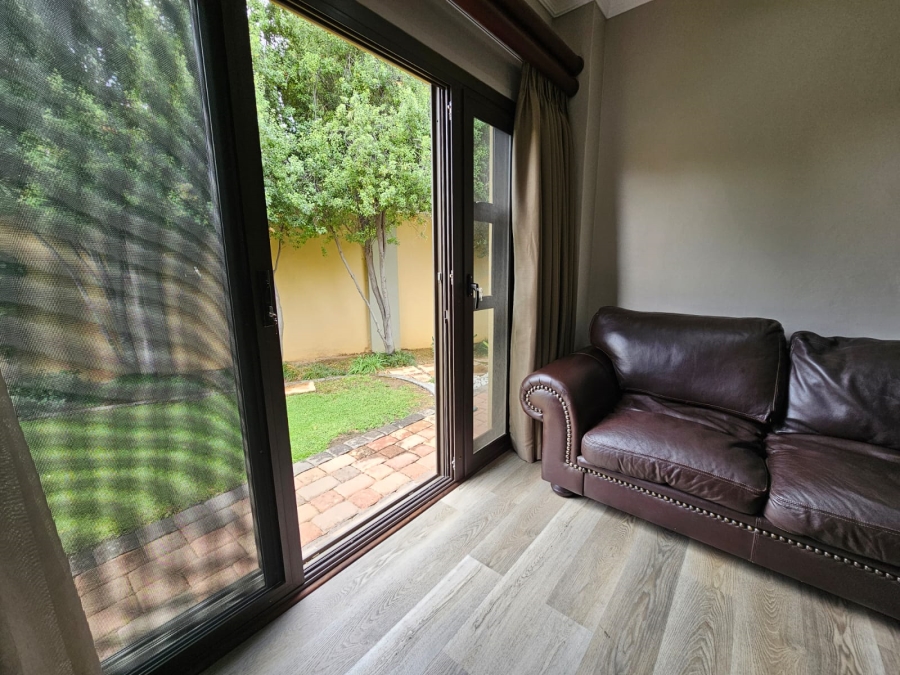 5 Bedroom Property for Sale in Jim Fouchepark Free State